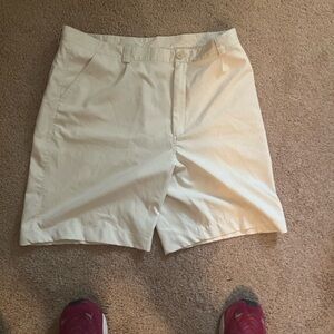 UA GOLF SHORTS